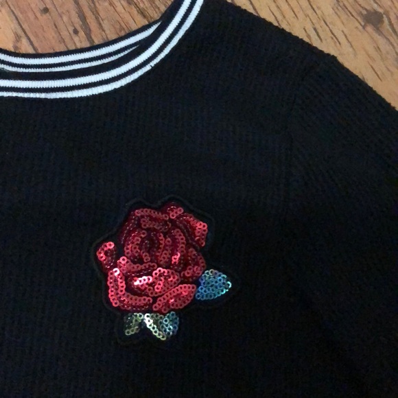 Crop top - Picture 2 of 3